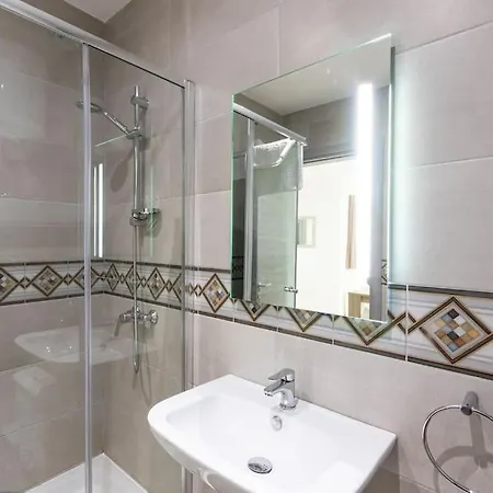 아파트 Spacious, Beautiful Penthouse With Bbq By 360 Estates Pietà