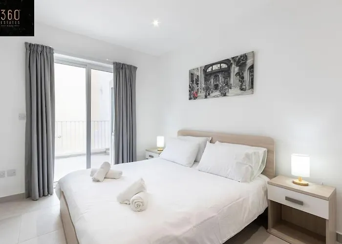 Spacious, Beautiful Penthouse With Bbq By 360 Estates דירה *