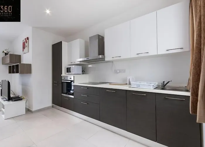 Spacious, Beautiful Penthouse With Bbq By 360 Estates דירה