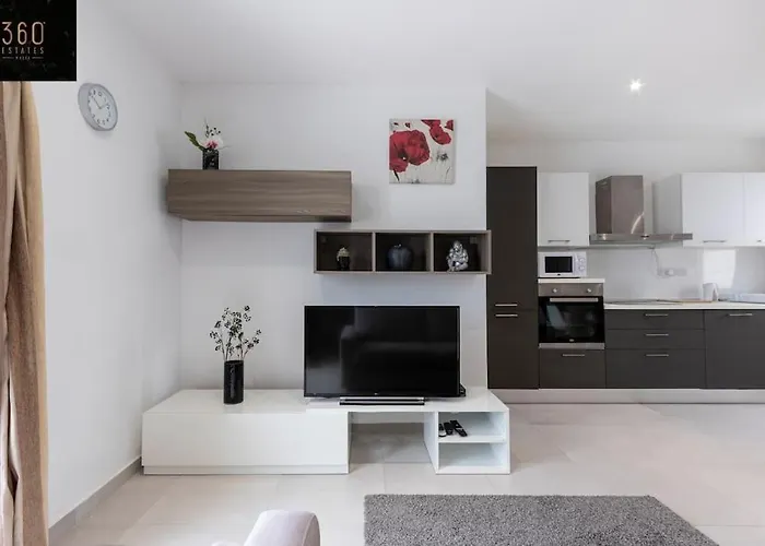 Spacious, Beautiful Penthouse With Bbq By 360 Estates דירה